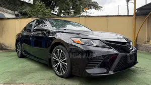 Toyota Camry SE (2.5L 4cyl 8A) 2019 Black