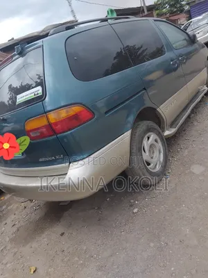 Toyota Sienna 2000 Blue