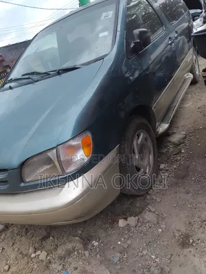 Toyota Sienna 2000 Blue