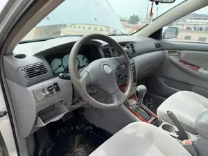 Toyota Corolla LE 2004 Silver