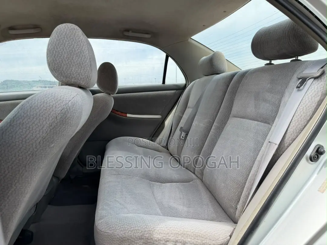 Toyota Corolla LE 2004 Silver