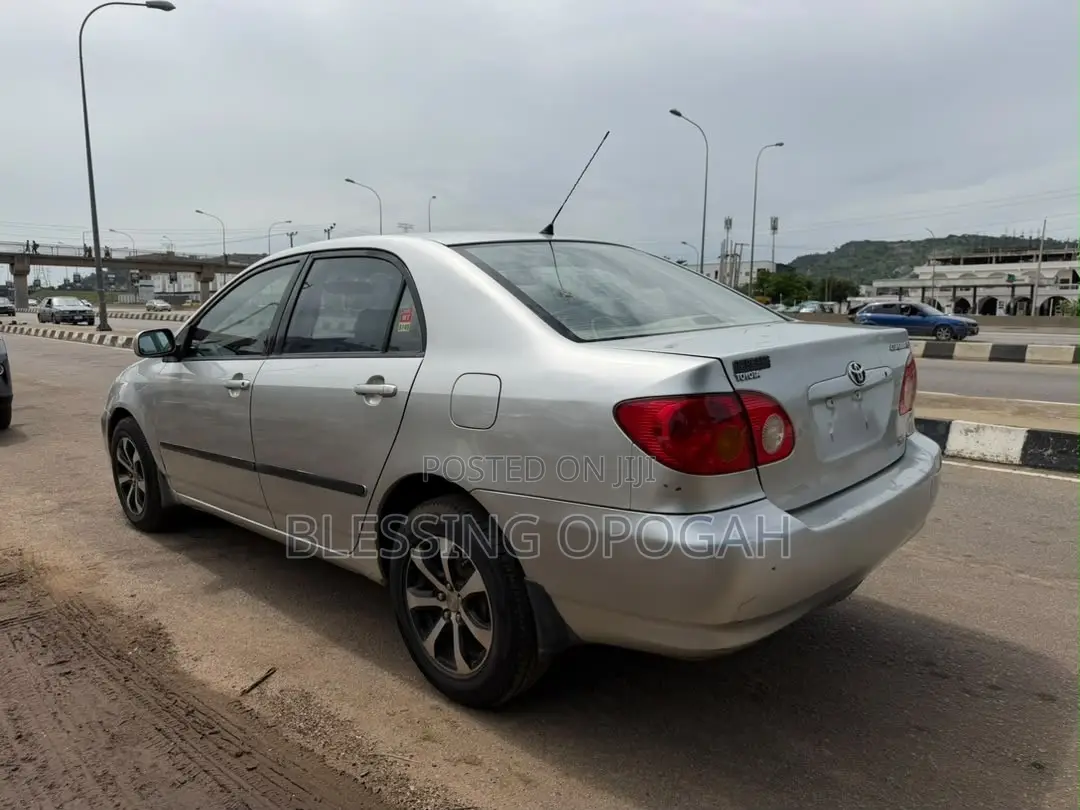 Toyota Corolla LE 2004 Silver