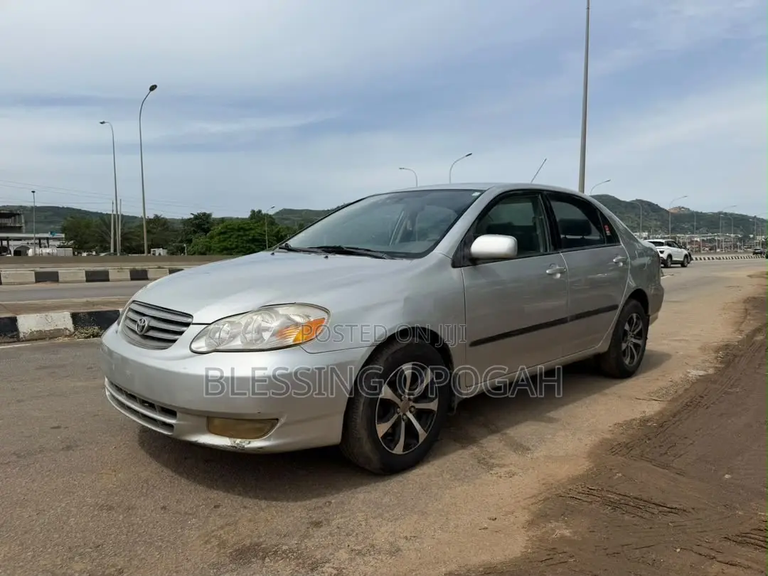 Toyota Corolla LE 2004 Silver