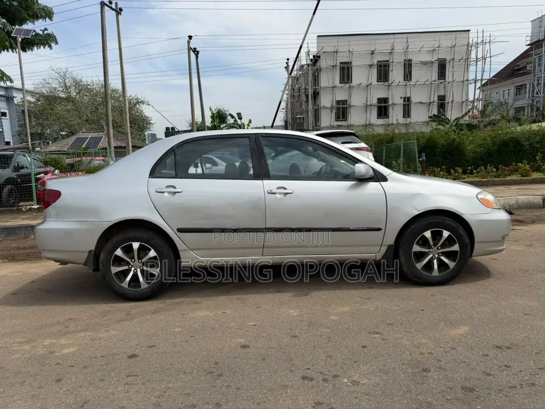 Toyota Corolla LE 2004 Silver