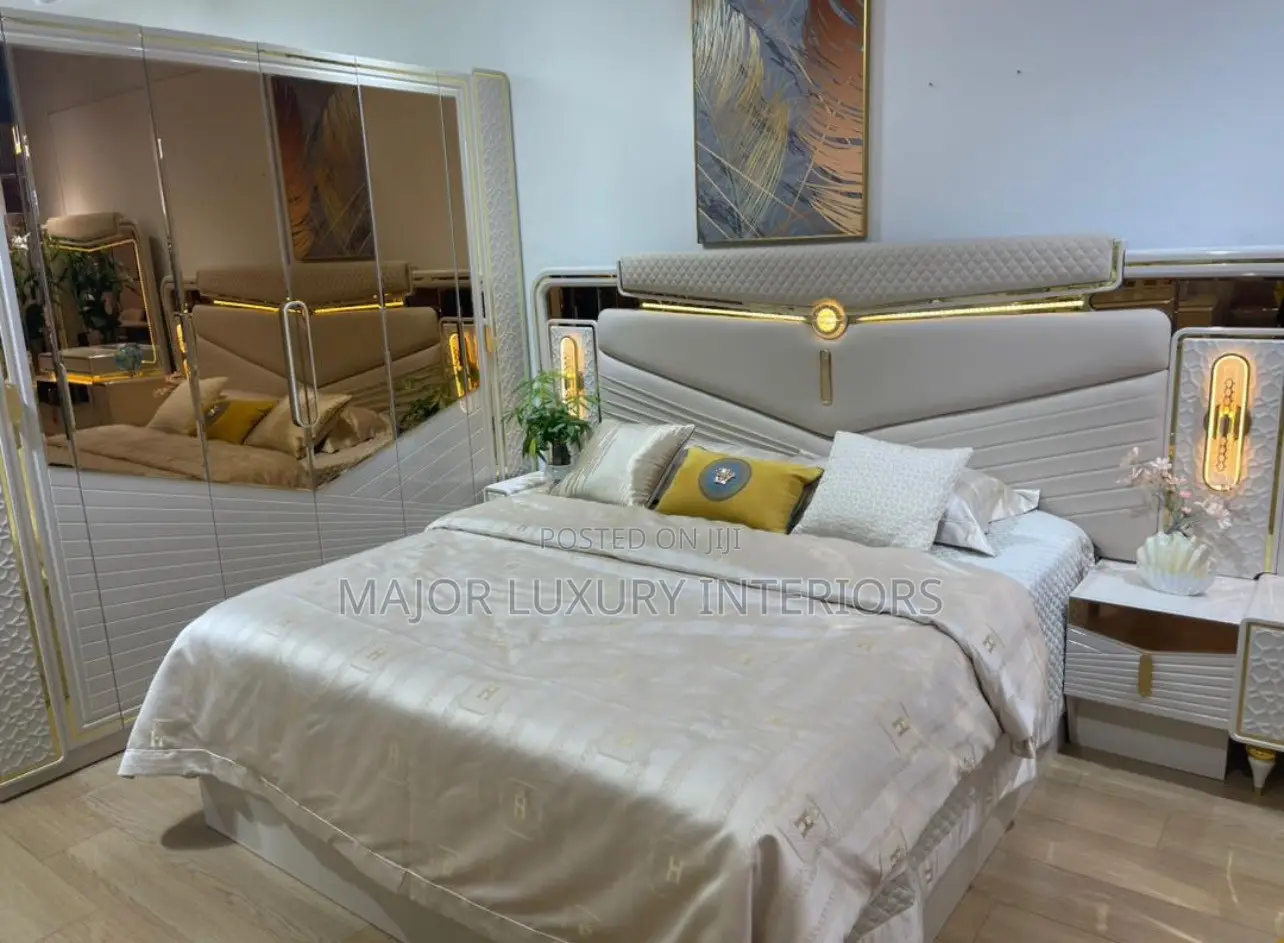 Higher Grade Comfortable Bed and Bedframe Set