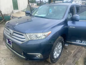 Toyota Highlander 2013 Blue