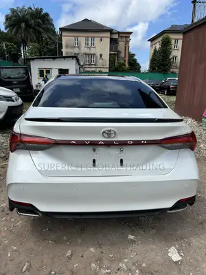 Toyota Avalon 2021 White