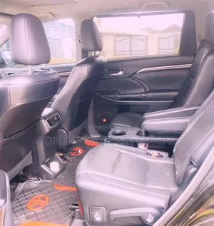 Toyota Highlander Limited 4dr SUV AWD (3.5L 6cyl 6A) 2015 Black