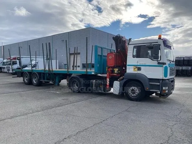 Long Platform Truck (HIAB) for Rental