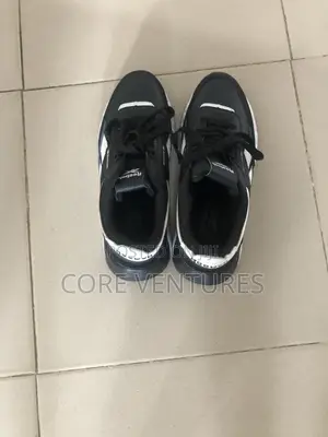 REEBOK Unisex Shoe