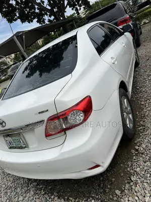 Toyota Corolla 2012 White