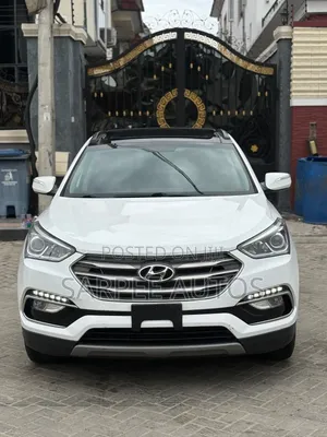Hyundai Santa Fe SE AWD 2017 White