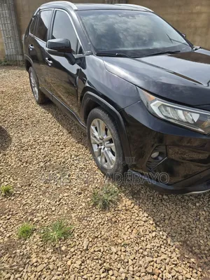 Toyota RAV4 XLE FWD 2020 Black