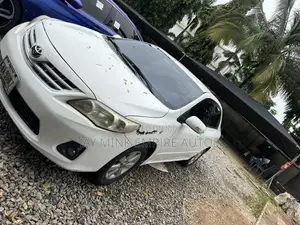 Toyota Corolla 2012 White