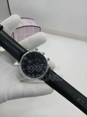 Unisex Luxury Leather Wristwatch -Black Silver