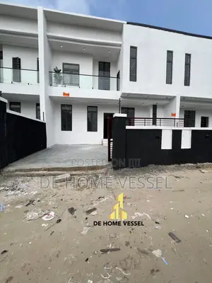 3bdrm Townhouse/Terrace in Ajah for sale
