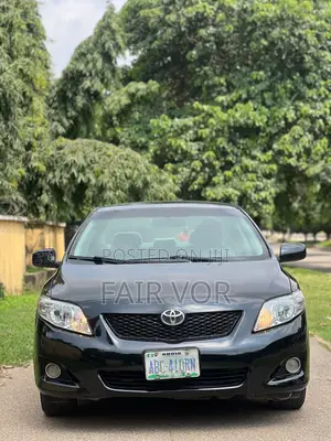 Toyota Corolla Base 4dr Sedan (1.8L 4cyl 5M) 2010 Black