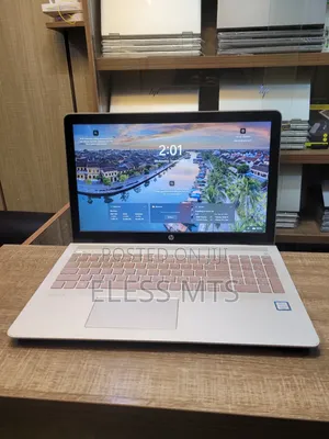 Laptop HP Pavilion 15-cs3063cl 8GB Intel Core i5 SSD 256GB
