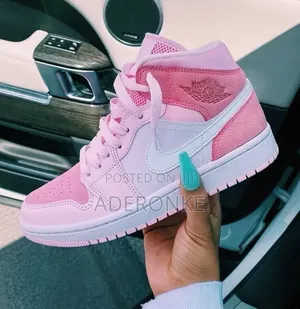 High Quality Ladies Sneakers Available in Sizes