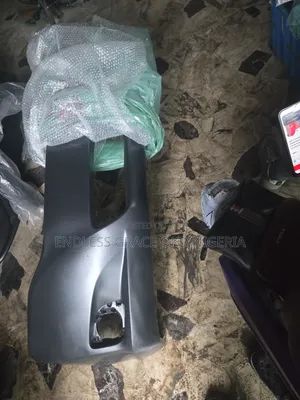 Frontbumper Venza Available