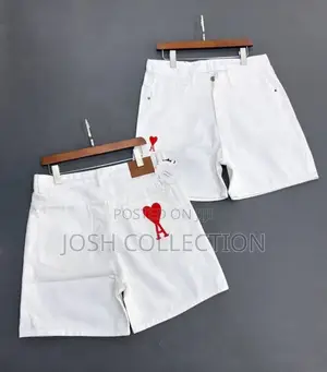 White Short Amiri Jeans