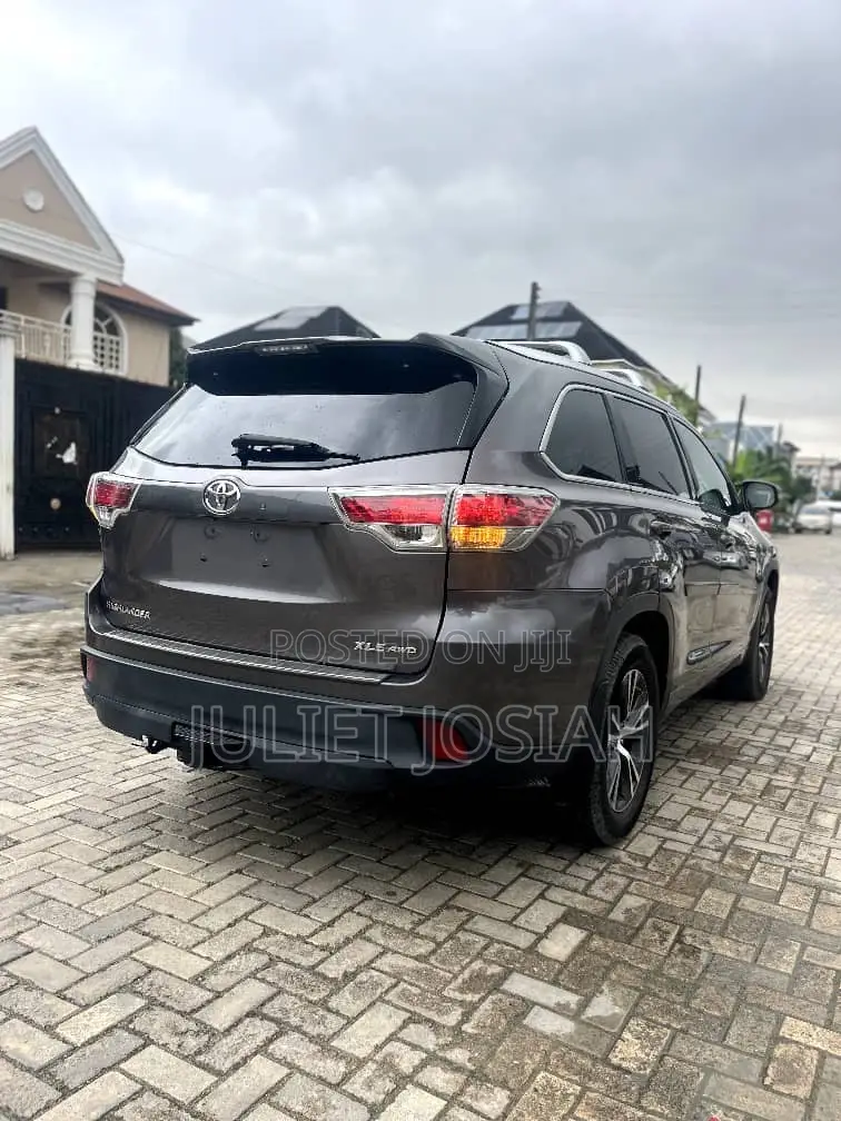 Toyota Highlander 2016 Beige