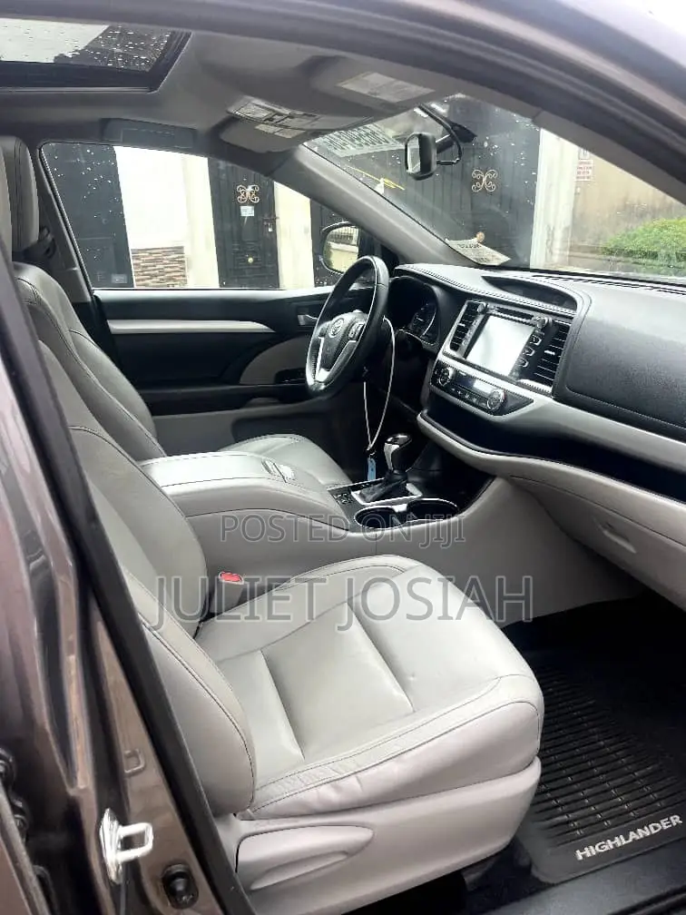 Toyota Highlander 2016 Beige