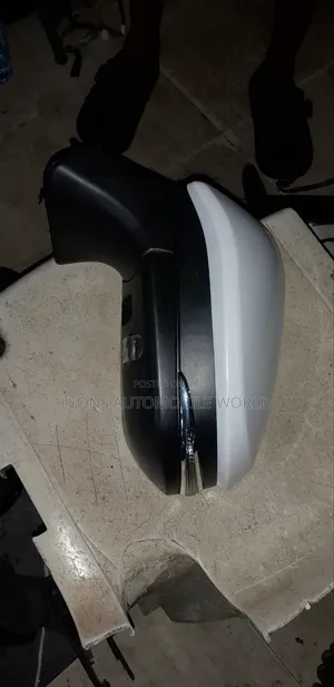 Toyota Venza Side Mirror Left 2020