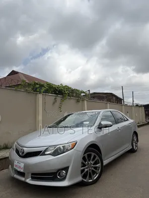 Toyota Camry SE 4dr Sedan (2.5L 4cyl 6A) 2014 Silver
