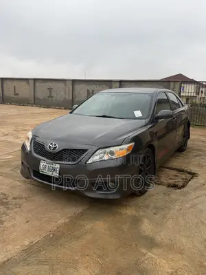 Toyota Camry SE 4dr Sedan (2.5L 4cyl 6AM) 2010 Gray