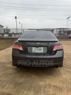 Toyota Camry SE 4dr Sedan (2.5L 4cyl 6AM) 2010 Gray
