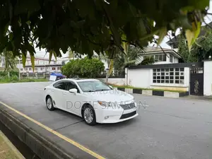 Lexus ES 350 FWD 2013 White