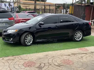 Toyota Camry SE 4dr Sedan (2.5L 4cyl 6A) 2014 Black