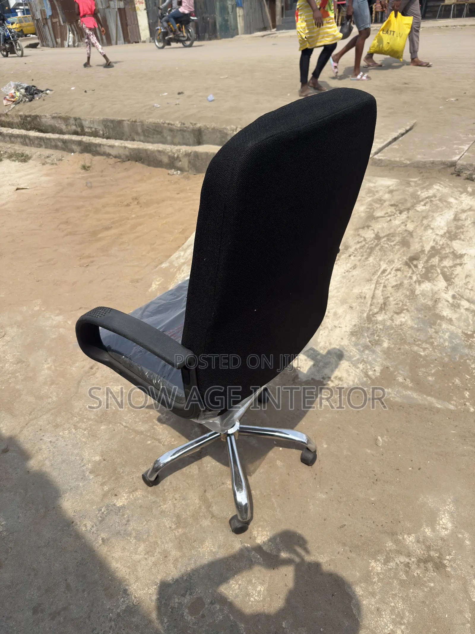 Fabric High Back Managerial Office Chair.