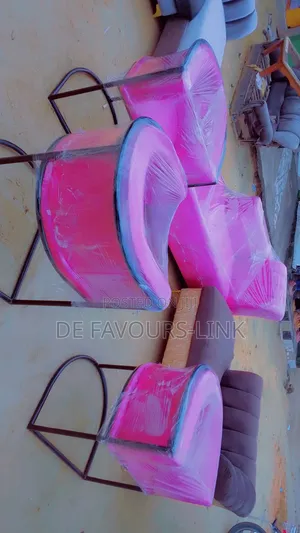 Beautiful Metal Leg Chair