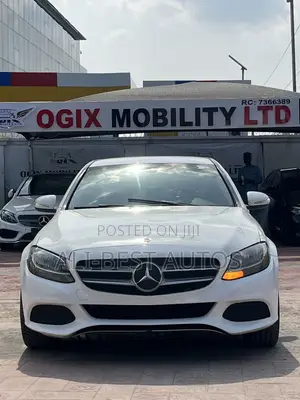 Mercedes-Benz C300 2014 Black