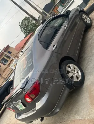 Toyota Corolla LE 2005 Gray