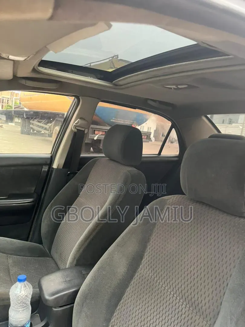 Toyota Corolla LE 2005 Gray