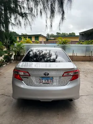 Toyota Camry SE 4dr Sedan (2.5L 4cyl 6A) 2013 Silver