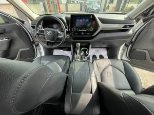 Toyota Highlander 2023 White