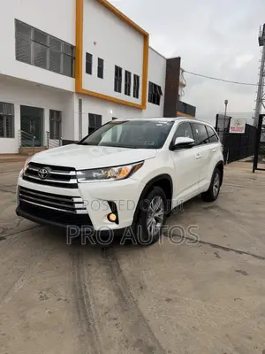 Toyota Highlander XLE 4dr SUV (3.5L 6cyl 6A) 2015 White