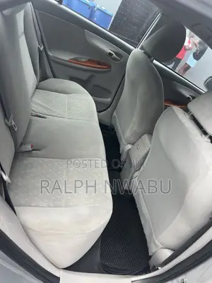 Toyota Corolla 2010 Silver