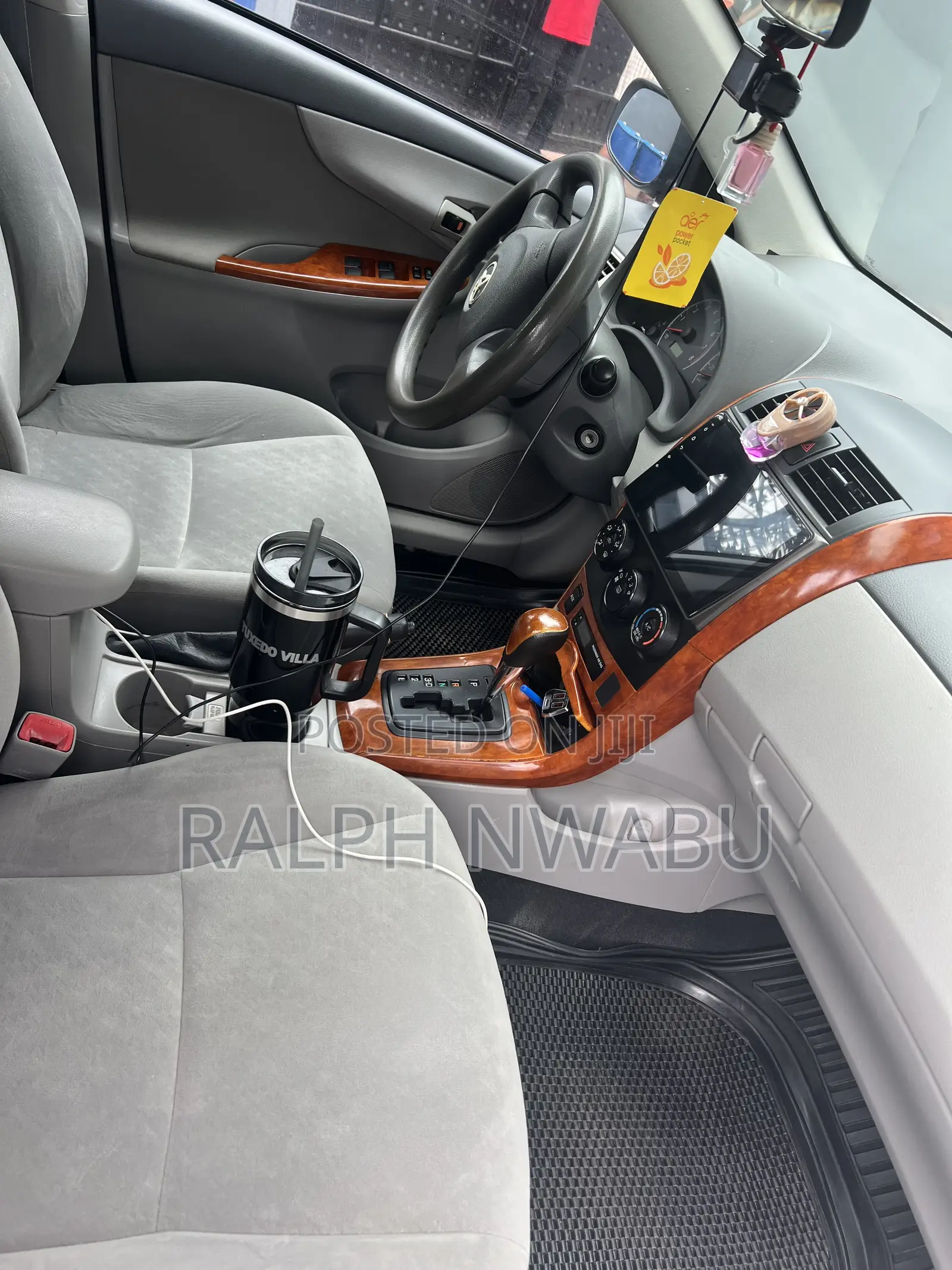 Toyota Corolla 2010 Silver