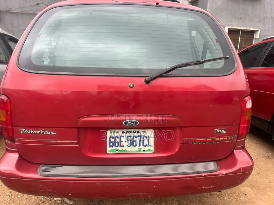 Ford Windstar 2003 Red
