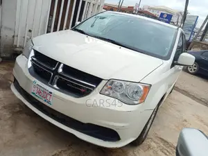 Dodge Caravan 2012 White