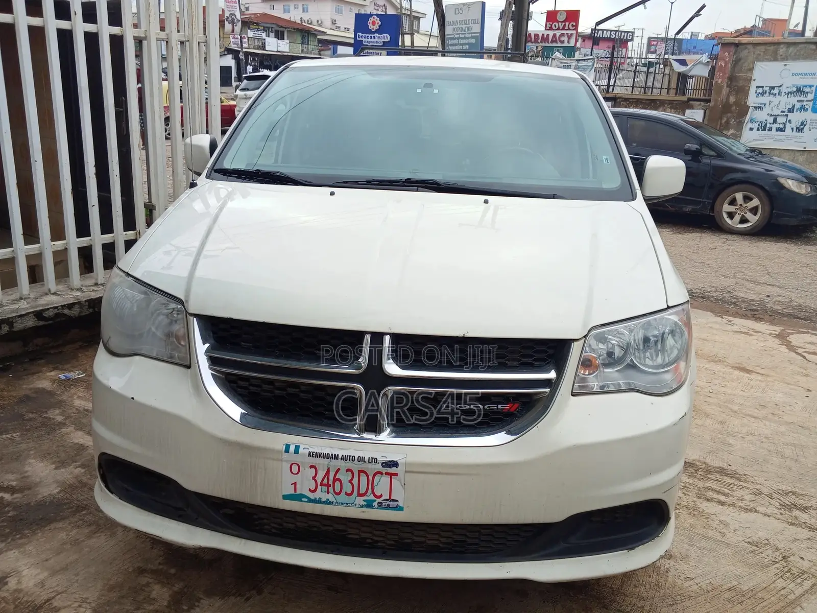 Dodge Caravan 2012 White