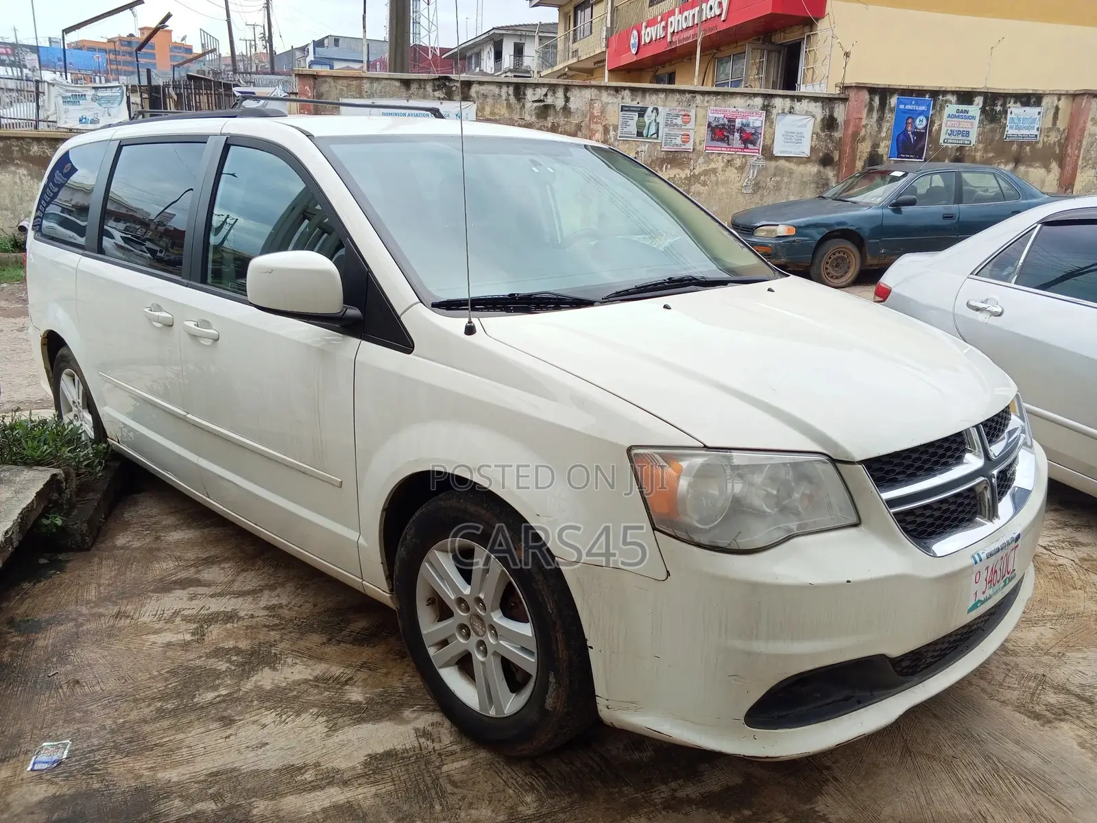 Dodge Caravan 2012 White