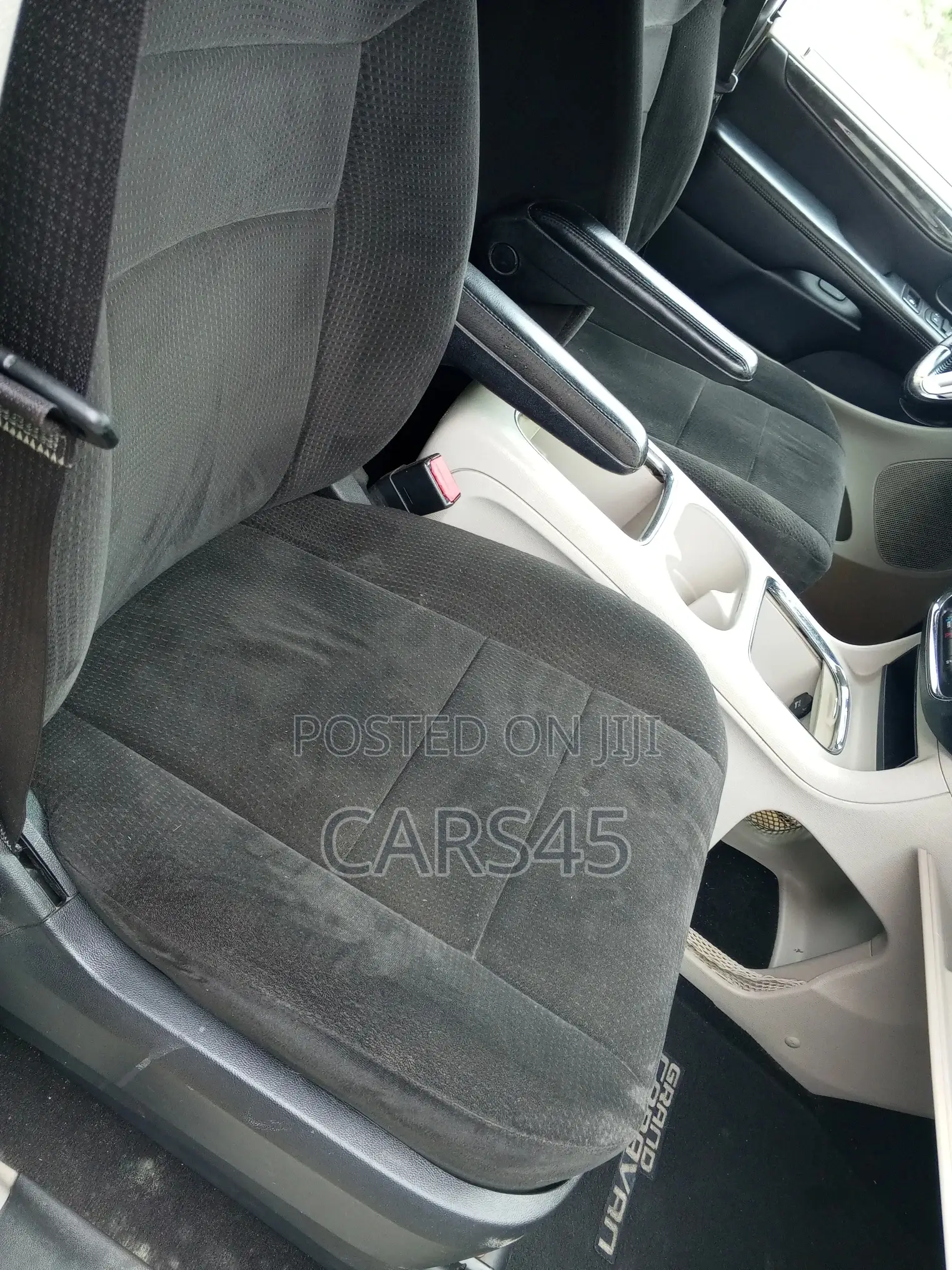 Dodge Caravan 2012 White