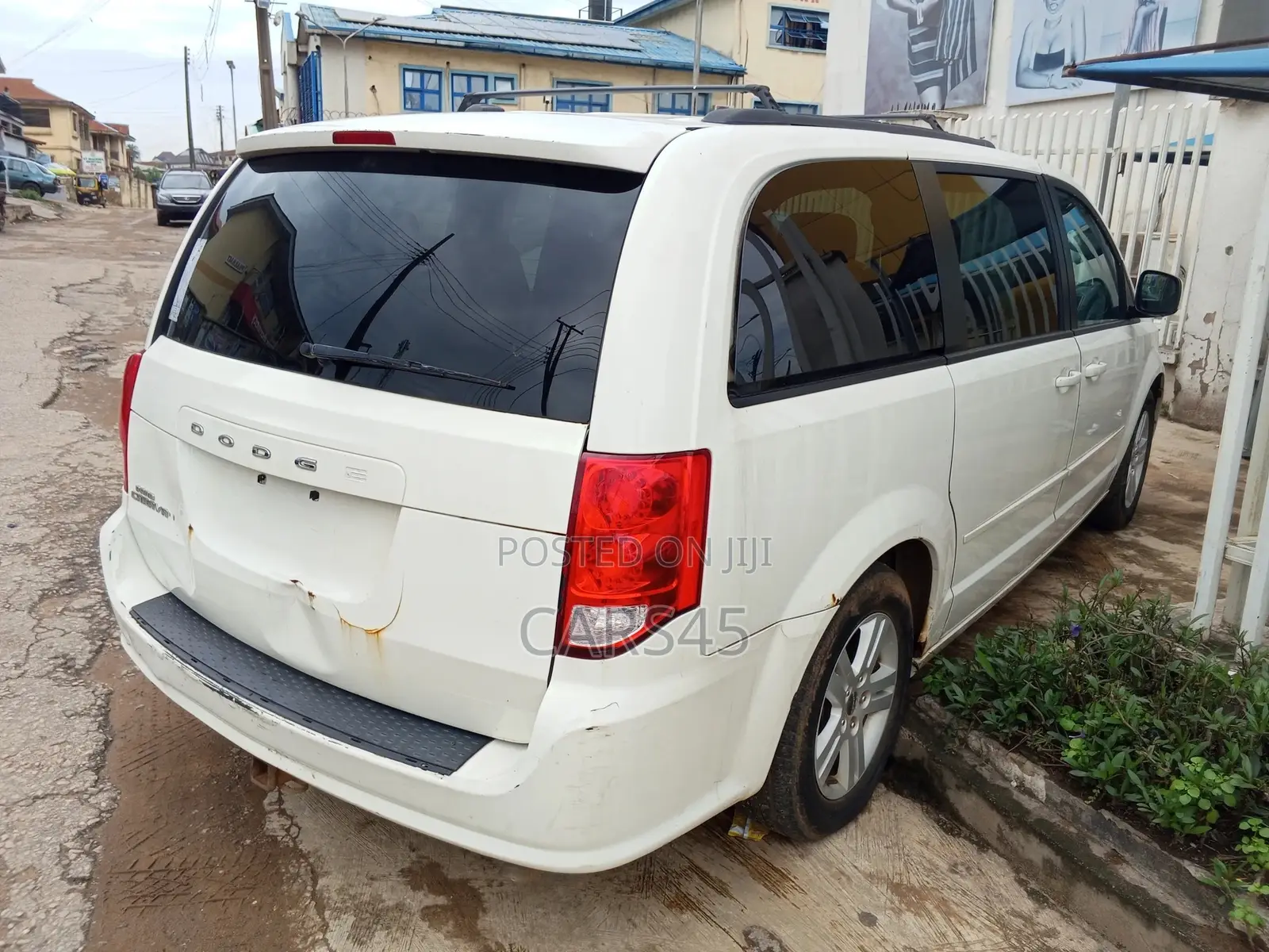 Dodge Caravan 2012 White
