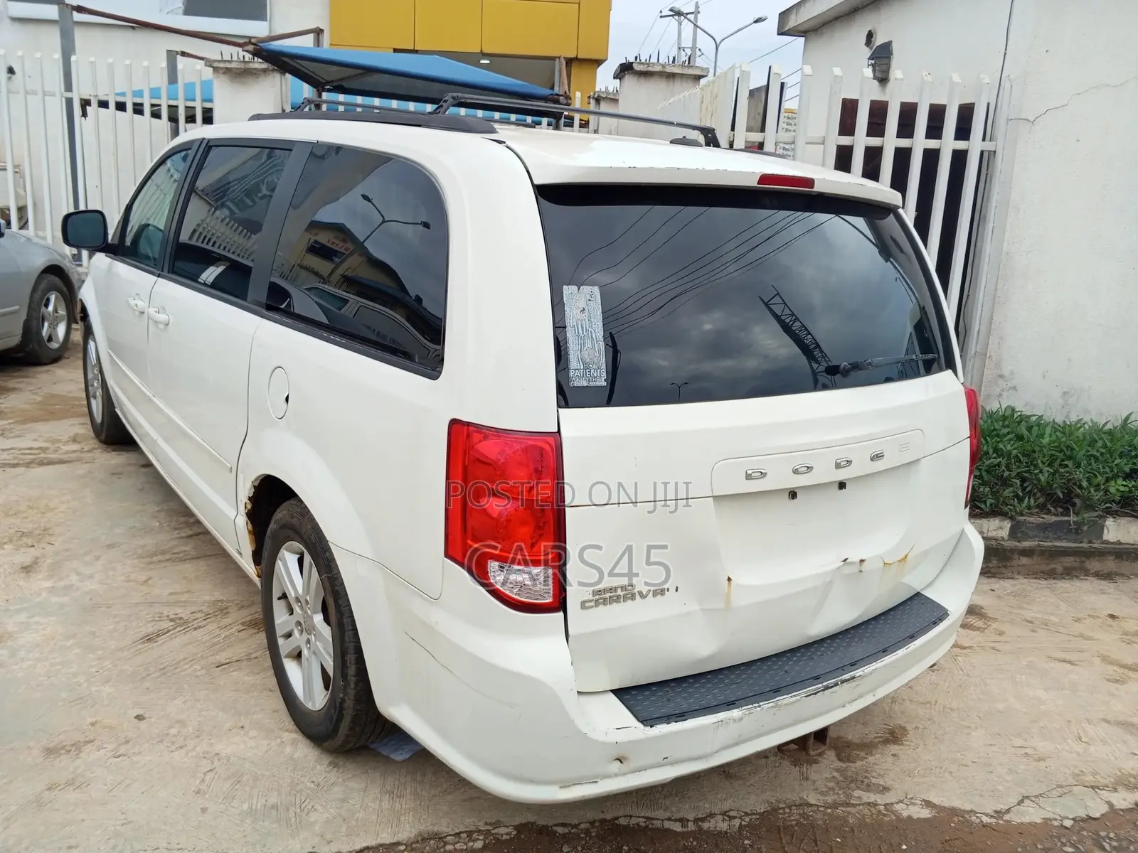 Dodge Caravan 2012 White